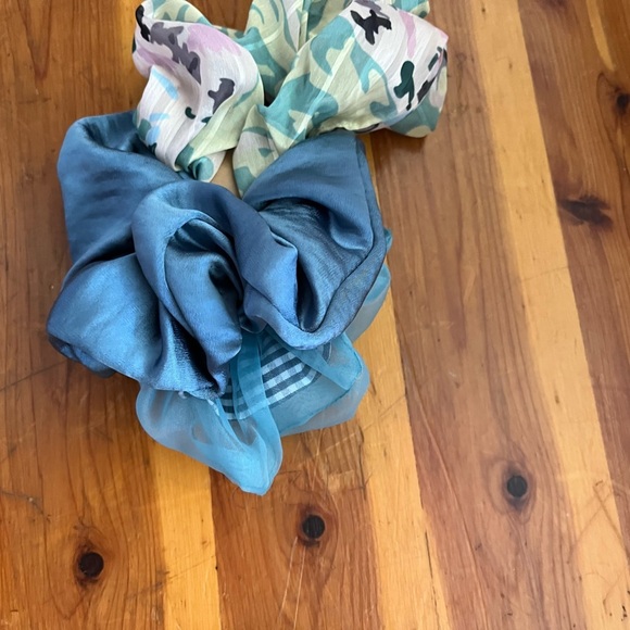 Hair Scrunchies - Picture 3 of 6